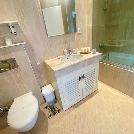 Apartmán Luxury Penthouse With A Lavish And 2 En-suite Bedrooms
