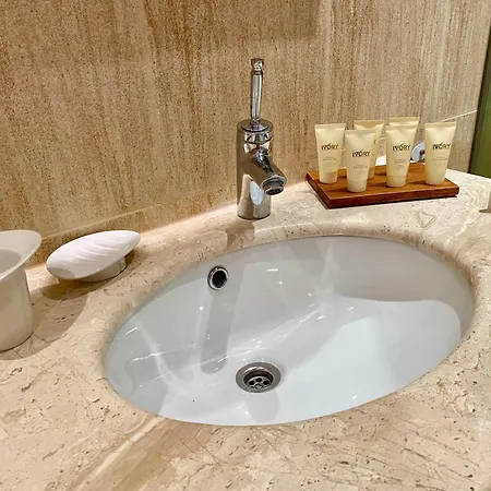 Luxury Penthouse With A Lavish And 2 En-suite Bedrooms