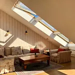 Luxury Penthouse With A Lavish And 2 En-suite Bedrooms Апартаменти *