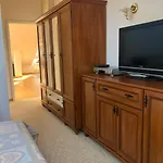Luxury Penthouse With A Lavish And 2 En-suite Bedrooms Апартаменти *