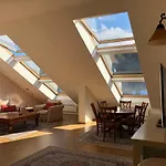 Luxury Penthouse With A Lavish And 2 En-suite Bedrooms Апартаменти *