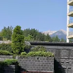 Апартаменти Luxury Penthouse With A Lavish And 2 En-suite Bedrooms *
