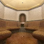 Luxury Penthouse With A Lavish And 2 En-suite Bedrooms *
