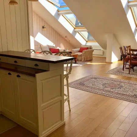 Luxury Penthouse With A Lavish And 2 En-suite Bedrooms Банско
