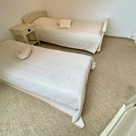 Daire Luxury Penthouse With A Lavish And 2 En-suite Bedrooms *