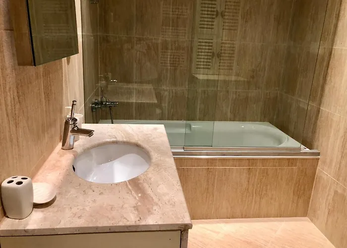 Luxury Penthouse With A Lavish And 2 En-suite Bedrooms Lägenhet *