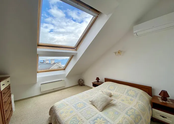 Luxury Penthouse With A Lavish And 2 En-suite Bedrooms Lägenhet