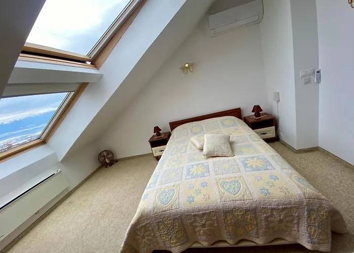 Luxury Penthouse With A Lavish And 2 En-suite Bedrooms Апартаменты *